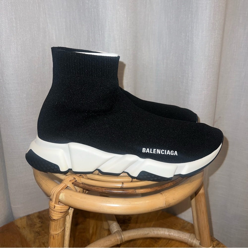 Balenciaga Men Sneaker Black color Size 43 (size 10)
BRAND NEW